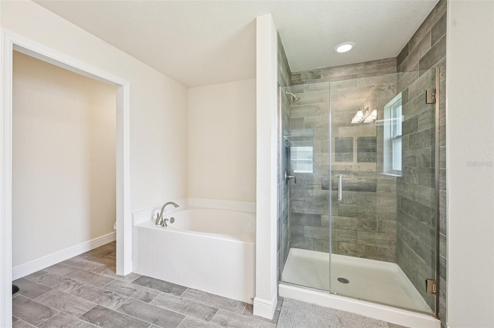 Image 21 of 42 For 4610 Clarke Street
