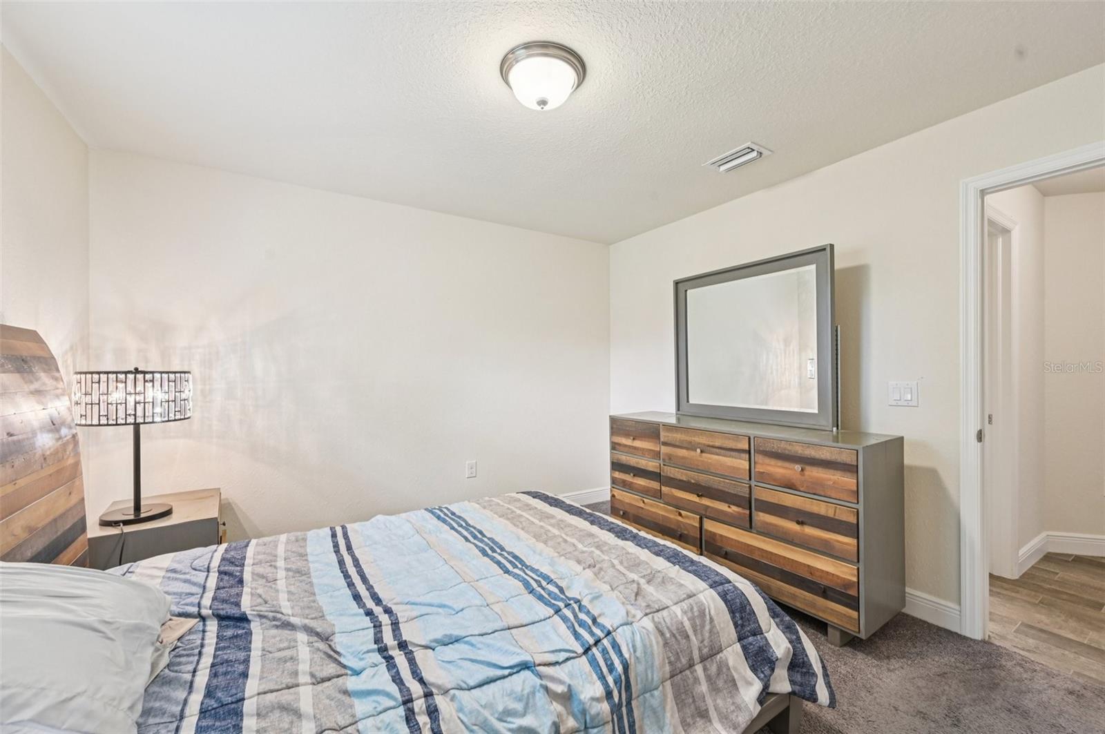 Image 31 of 42 For 4610 Clarke Street