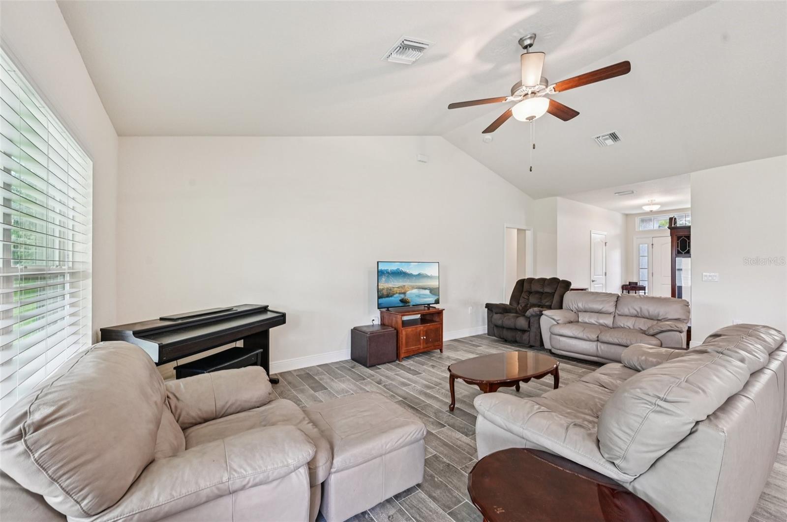 Image 7 of 42 For 4610 Clarke Street