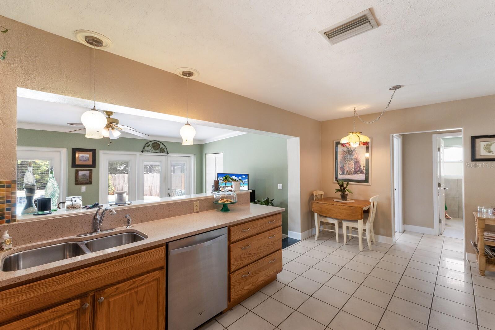 Image 16 of 55 For 715 Fontana Lane