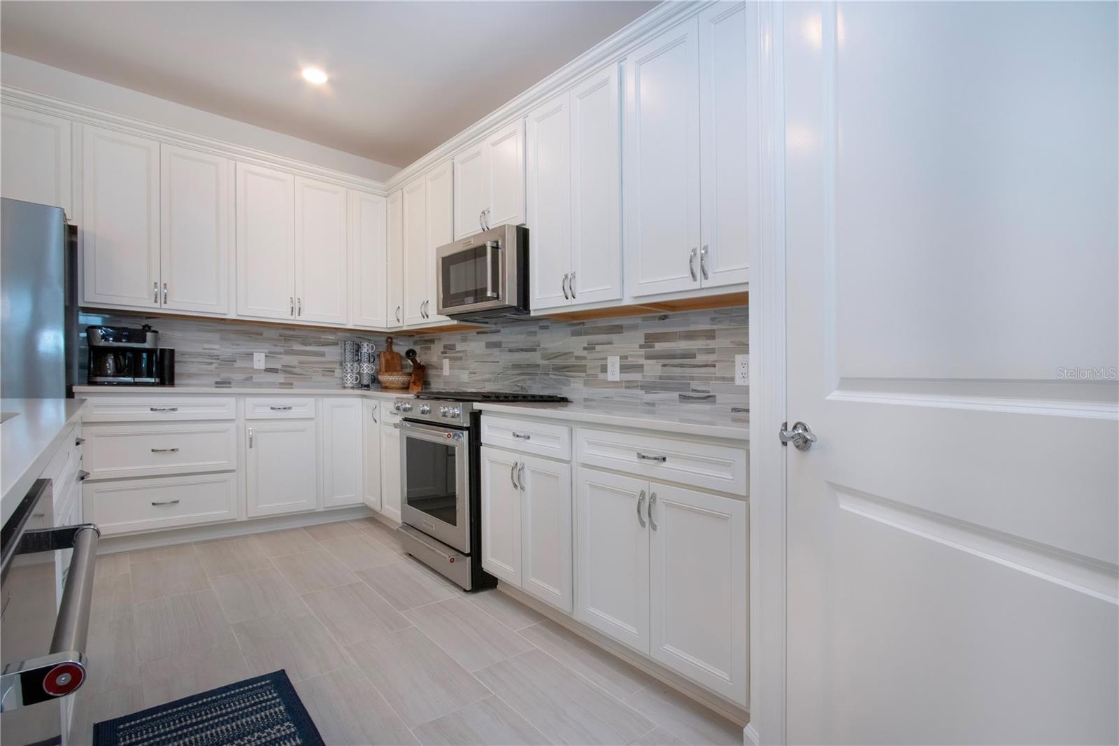 Image 17 of 79 For 6714 Alstead Circle