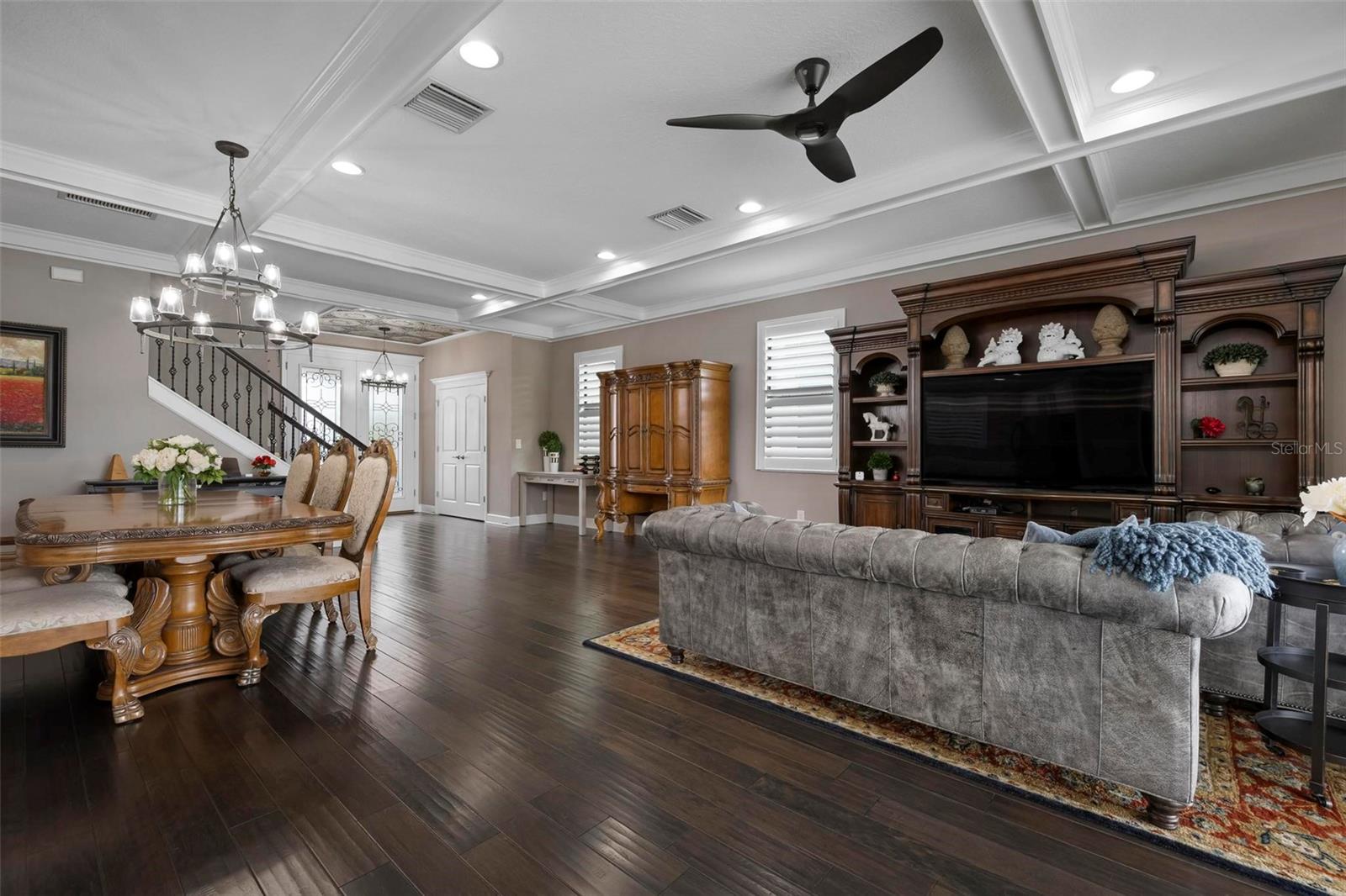 Image 13 of 63 For 7020 Island Queen Court