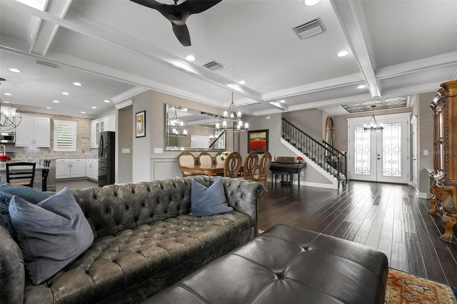 Image 14 of 63 For 7020 Island Queen Court