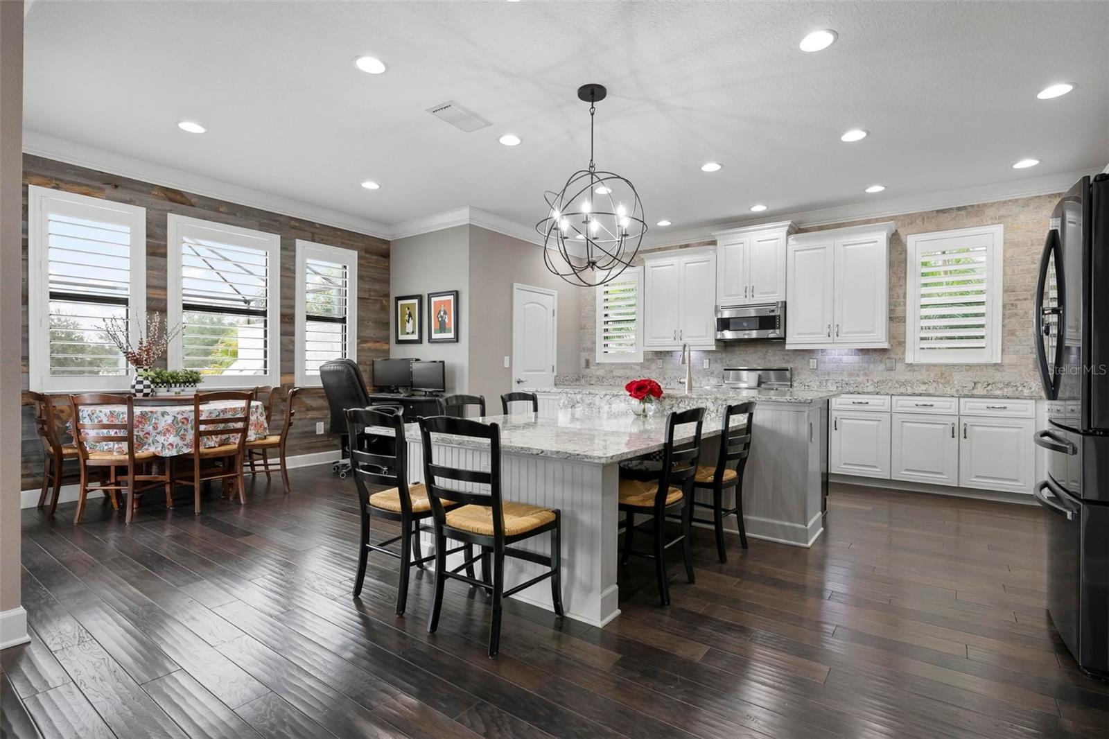 Image 15 of 63 For 7020 Island Queen Court