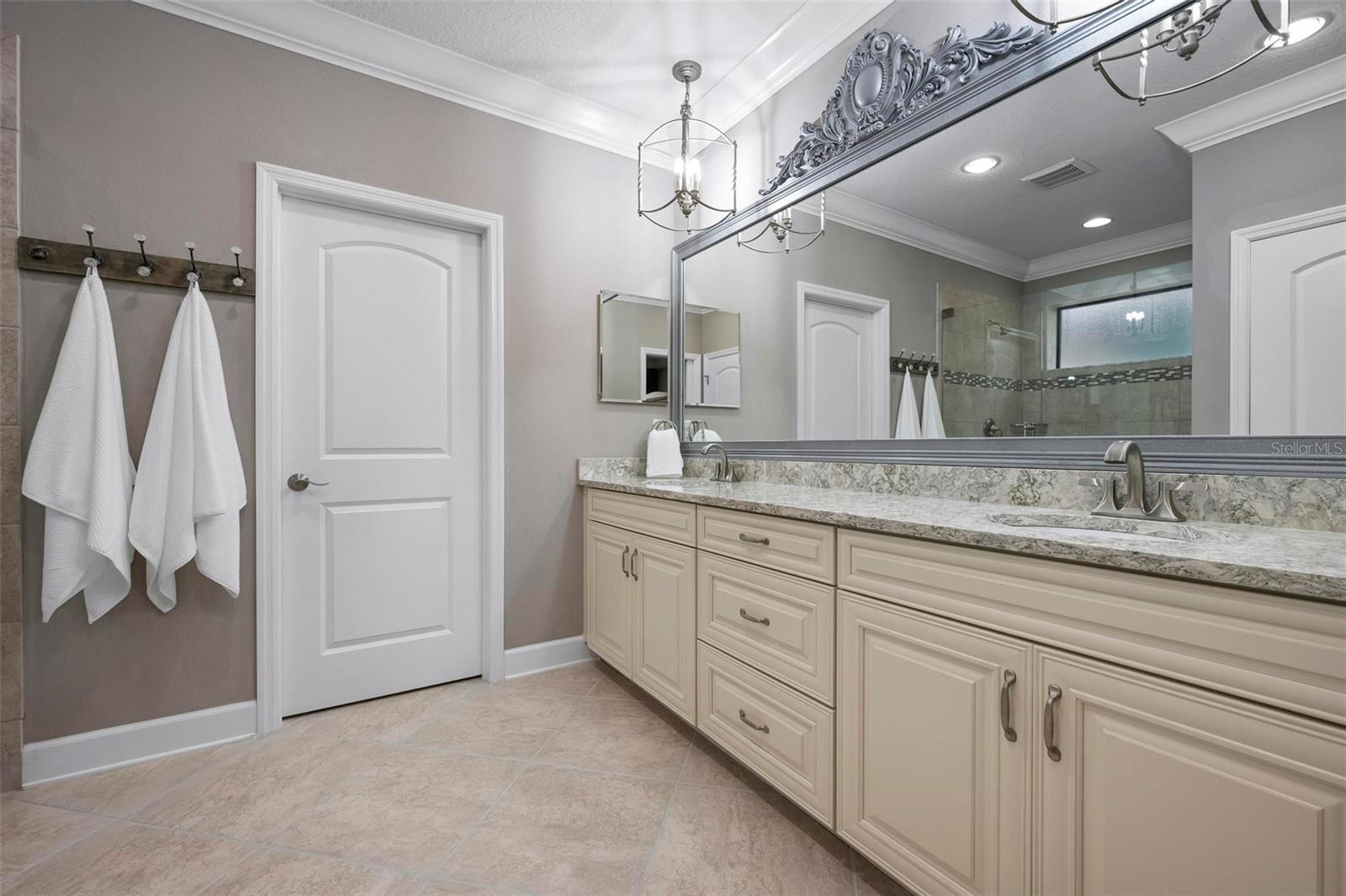 Image 33 of 63 For 7020 Island Queen Court