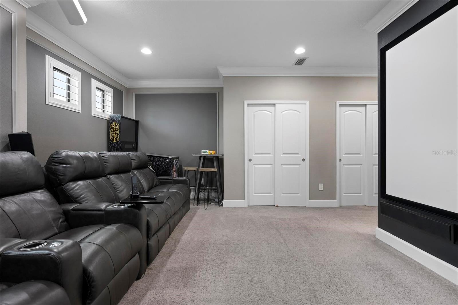 Image 39 of 63 For 7020 Island Queen Court