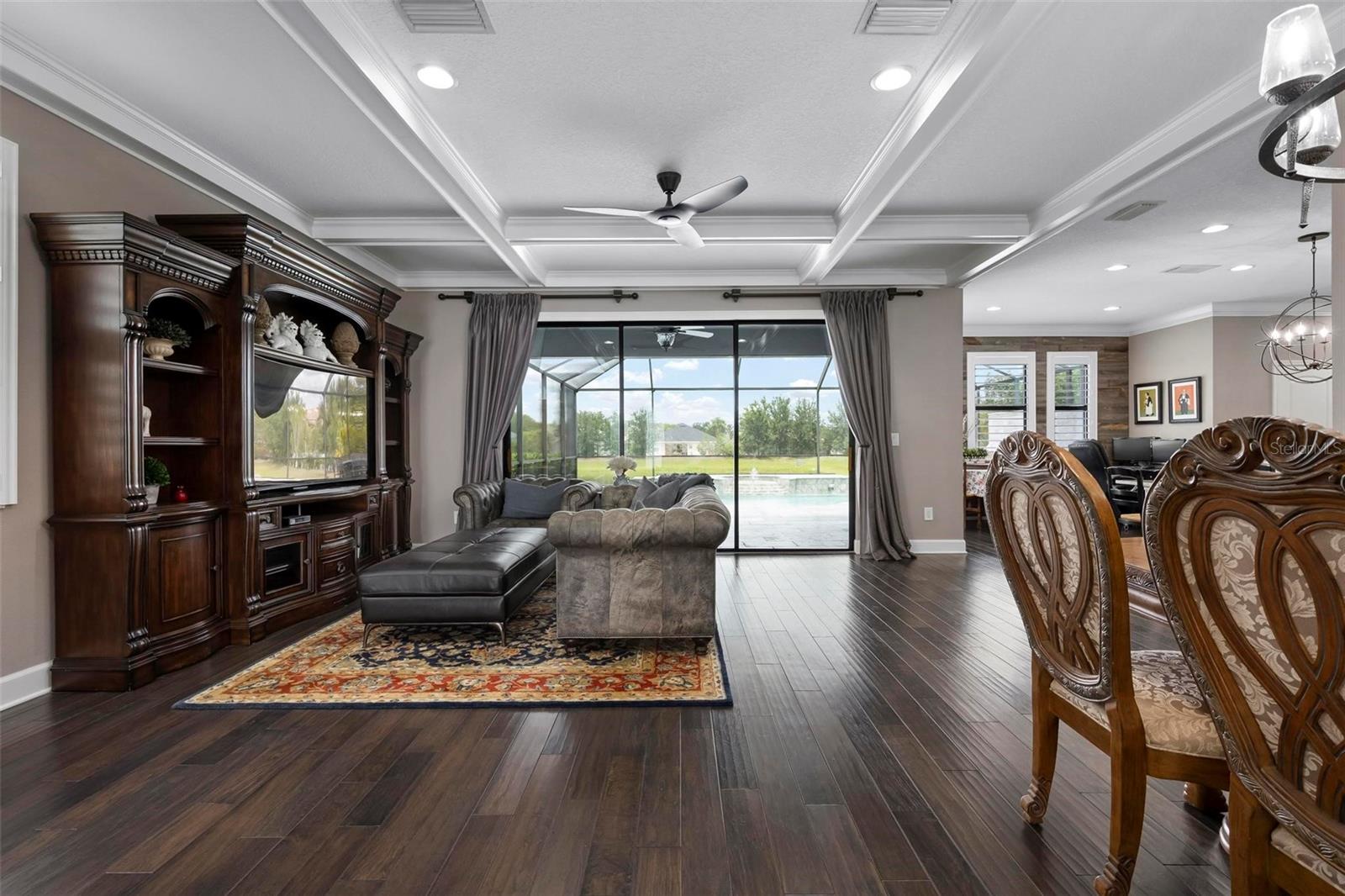 Image 9 of 63 For 7020 Island Queen Court