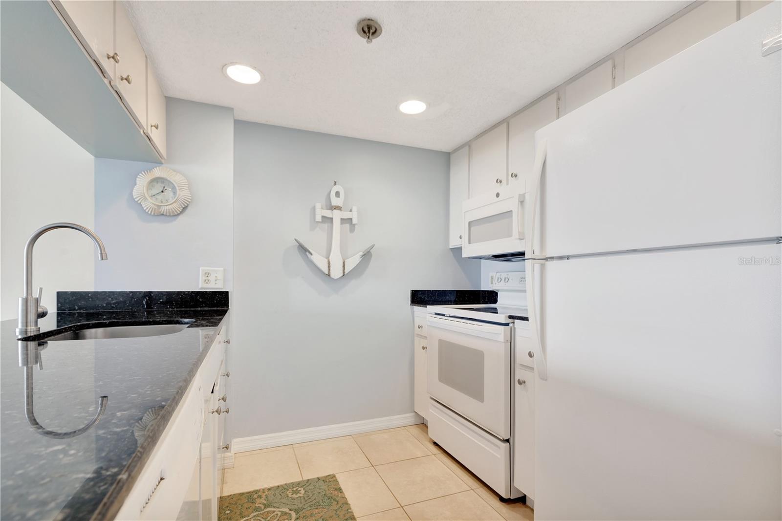 Image 11 of 36 For 3160 Matecumbe Key Road 234