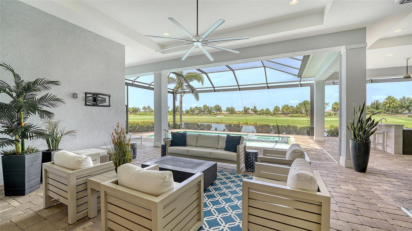 Image 42 of 100 For 4914 Benito Court