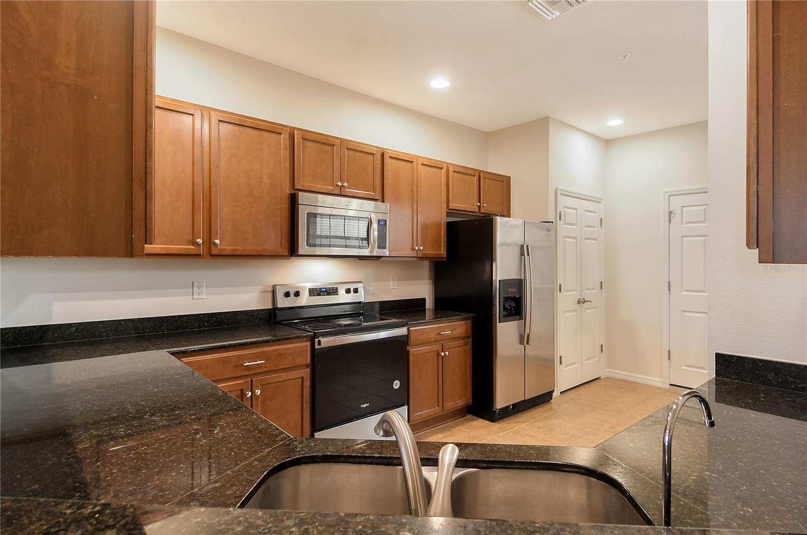 Image 8 of 47 For 5450 Soapstone Place 9-103