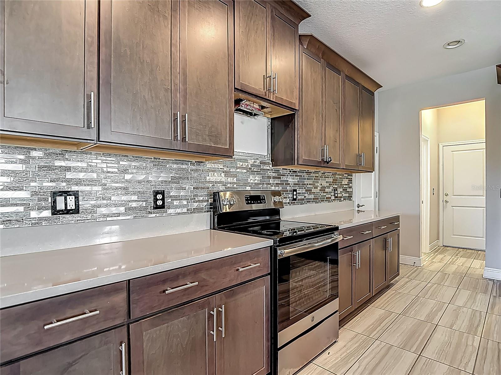 Listing photo id 15 for 30073 Southwell Lane