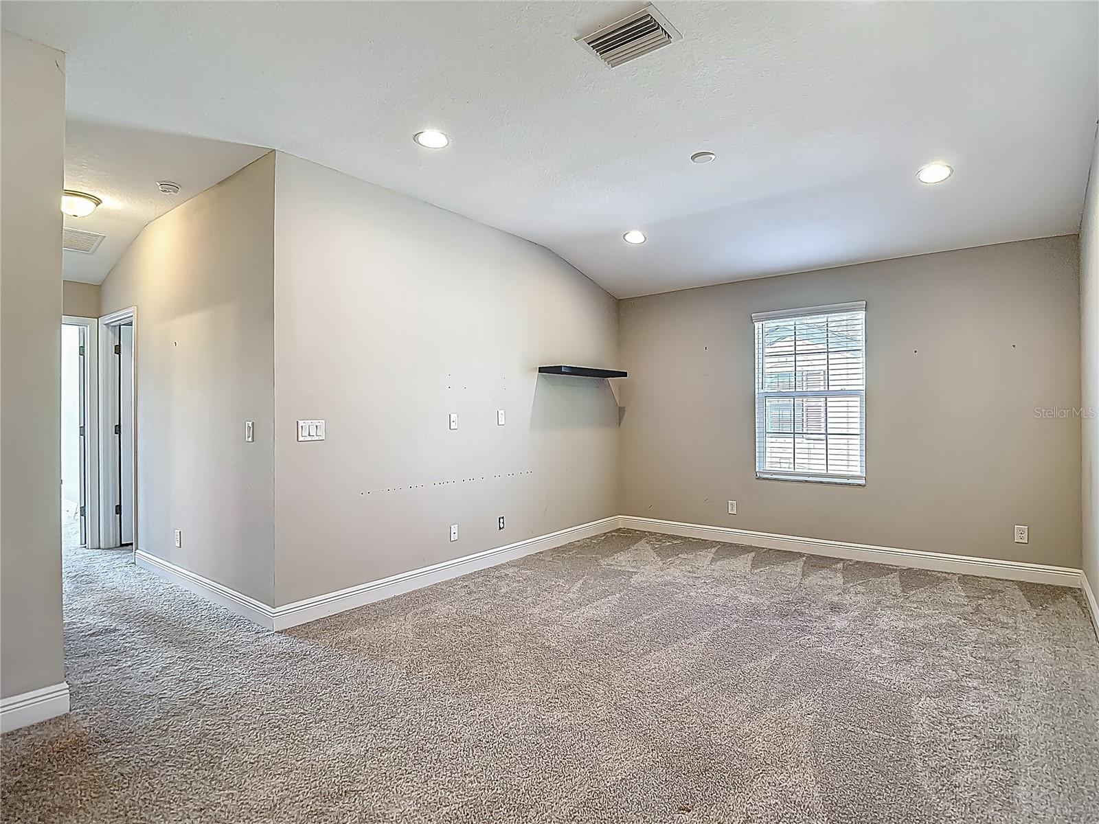 Listing photo id 25 for 30073 Southwell Lane
