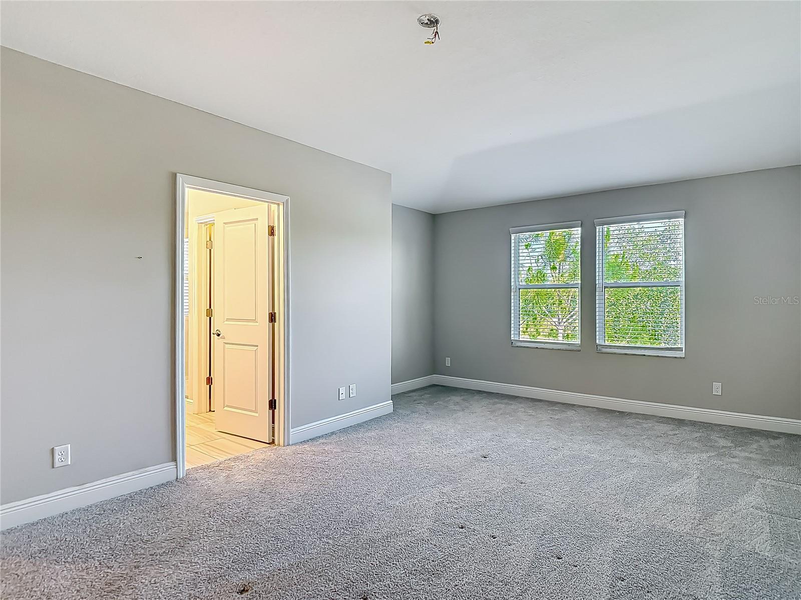 Listing photo id 28 for 30073 Southwell Lane