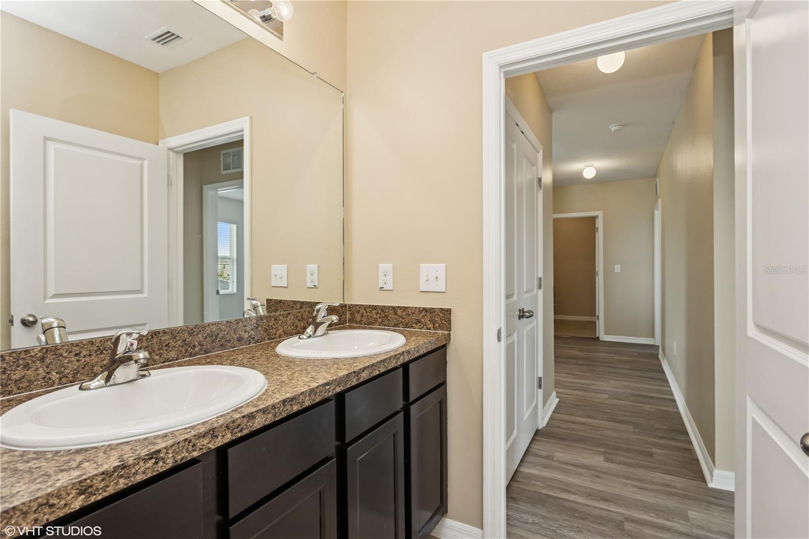 Image 32 of 45 For 4005 Willow Branch Place