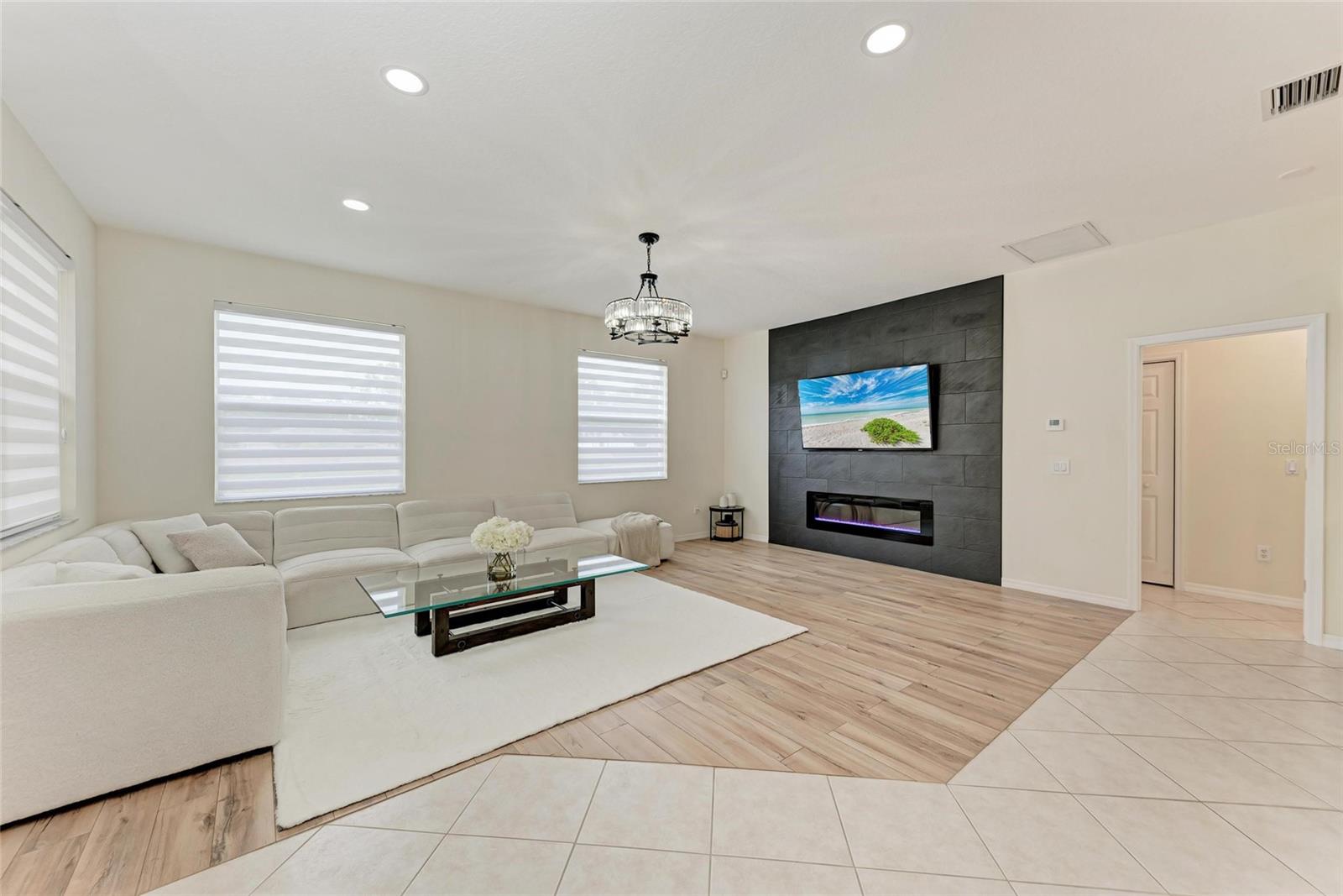 Image 10 of 40 For 7327 38th Court East
