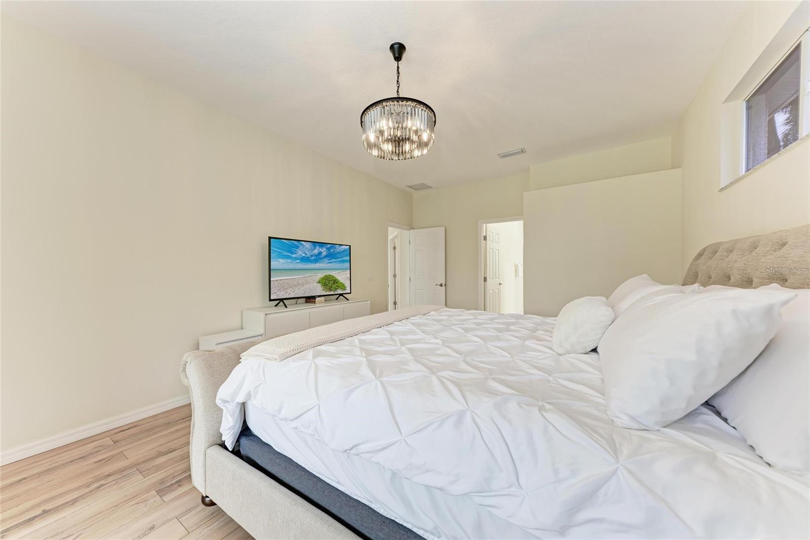 Image 22 of 40 For 7327 38th Court East
