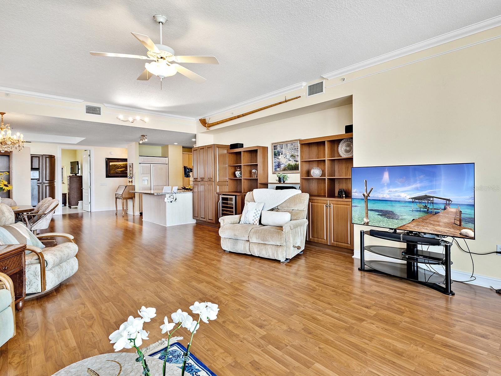Image 15 of 47 For 1233 Gulfstream Avenue 401
