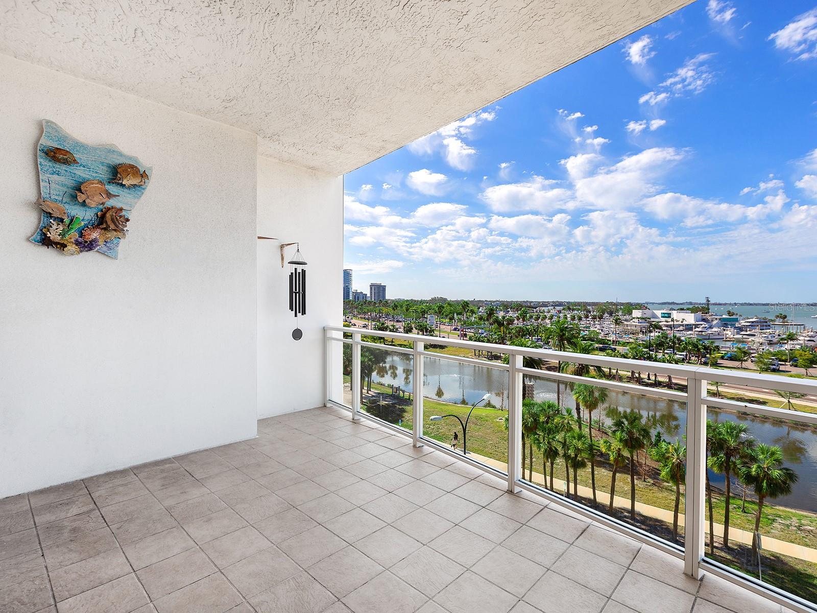 Image 21 of 47 For 1233 Gulfstream Avenue 401