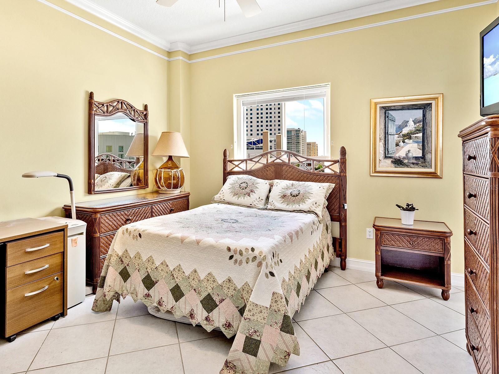 Image 29 of 47 For 1233 Gulfstream Avenue 401