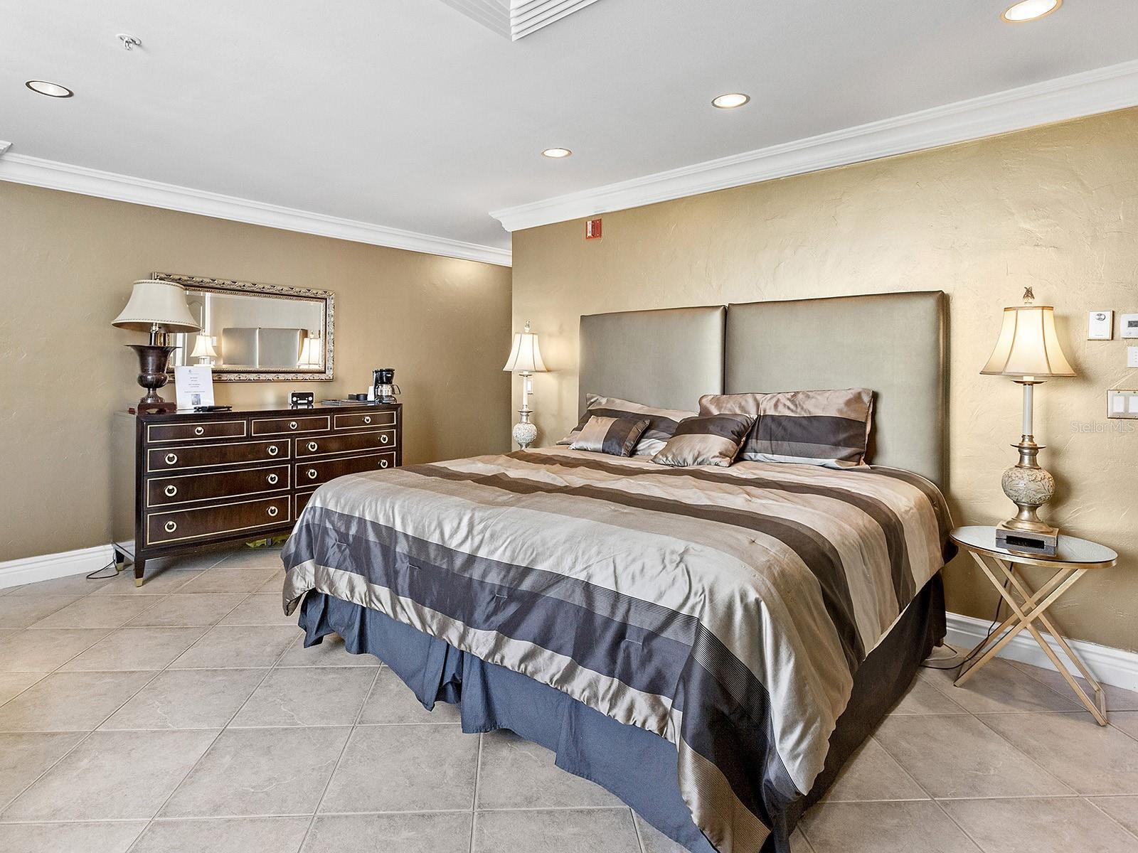 Image 44 of 47 For 1233 Gulfstream Avenue 401