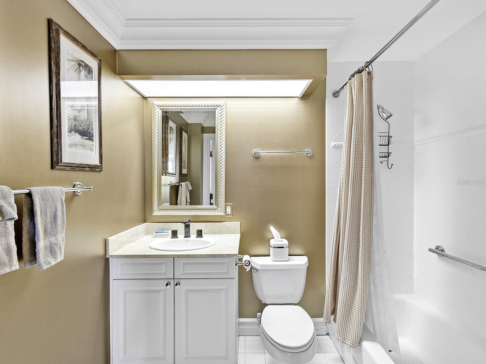 Image 45 of 47 For 1233 Gulfstream Avenue 401
