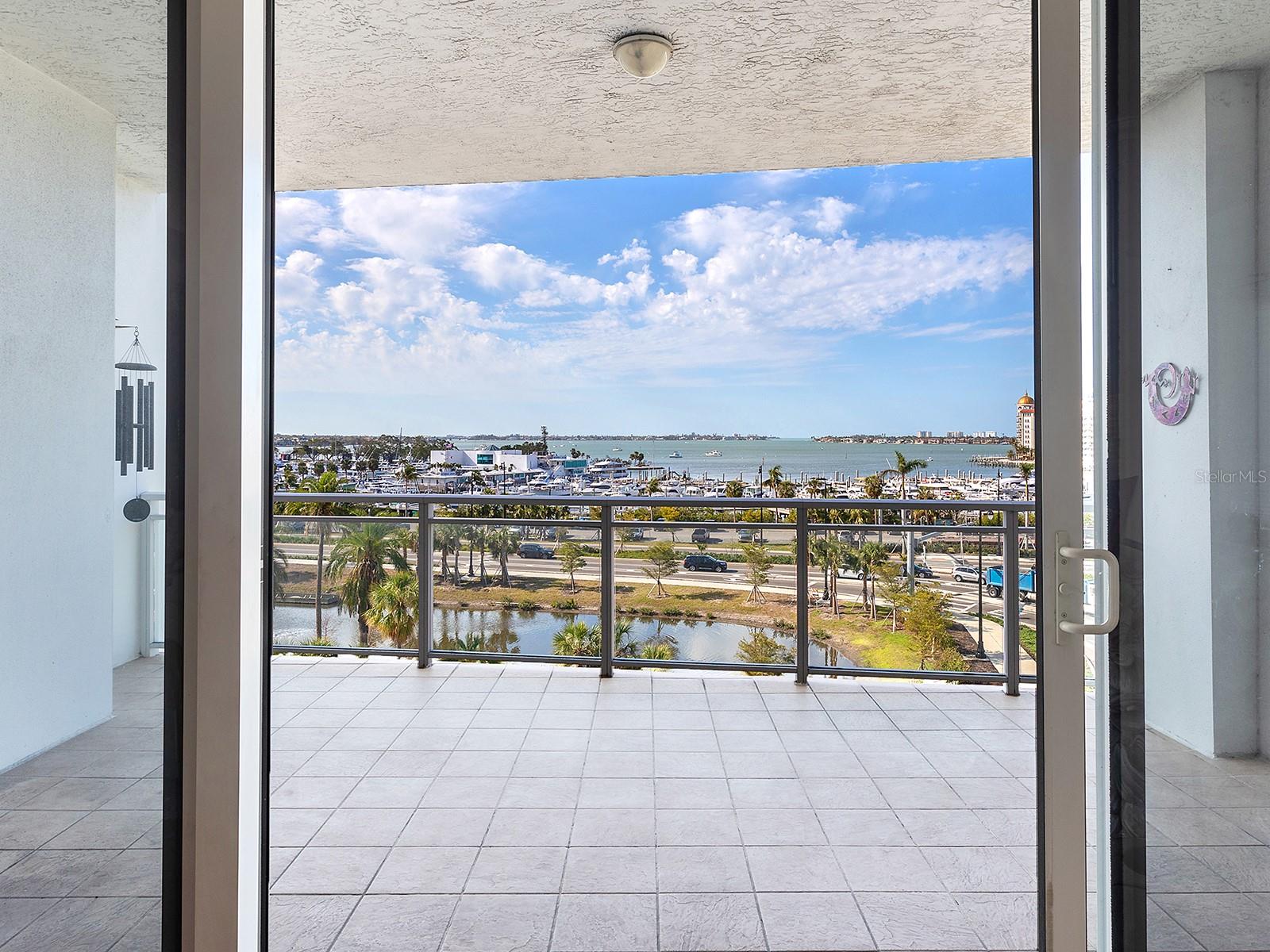 Image 5 of 47 For 1233 Gulfstream Avenue 401