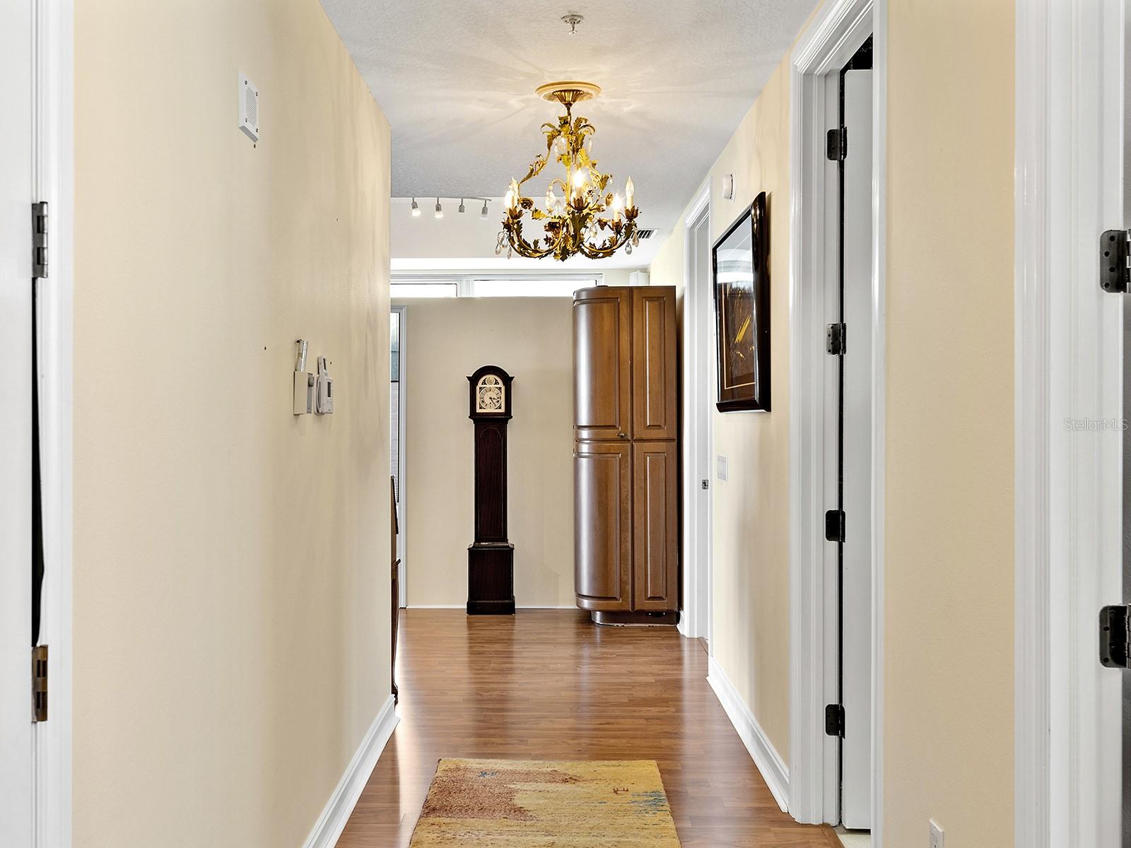 Image 6 of 47 For 1233 Gulfstream Avenue 401