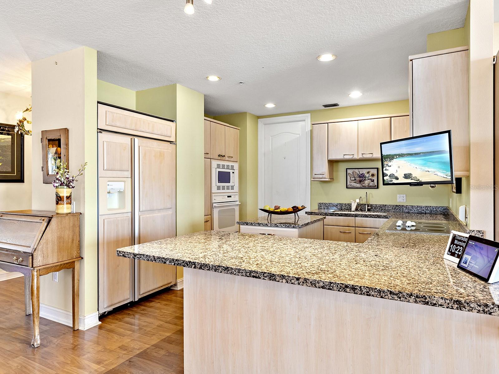 Image 9 of 47 For 1233 Gulfstream Avenue 401