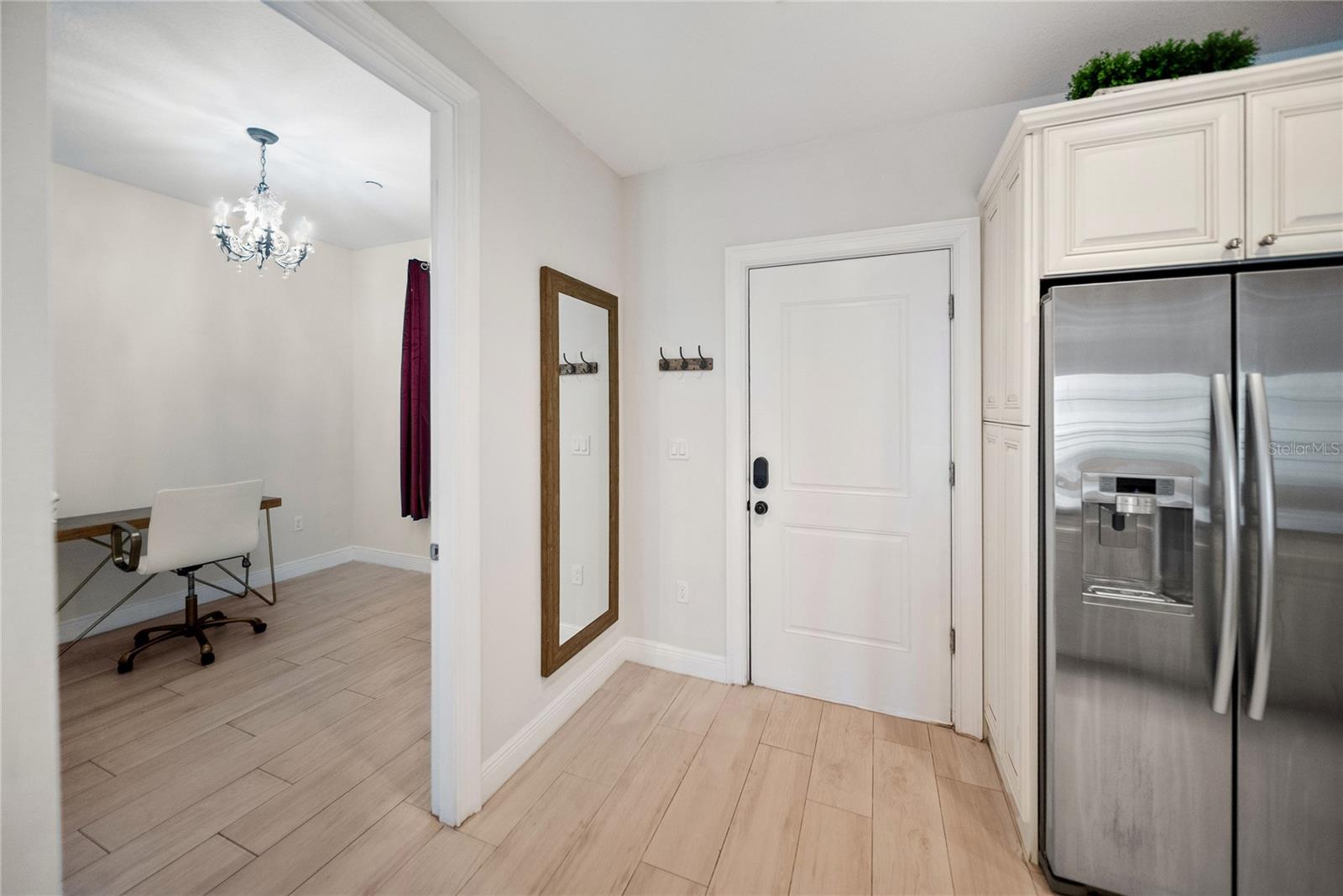 Image 14 of 74 For 525 Orange Avenue 302