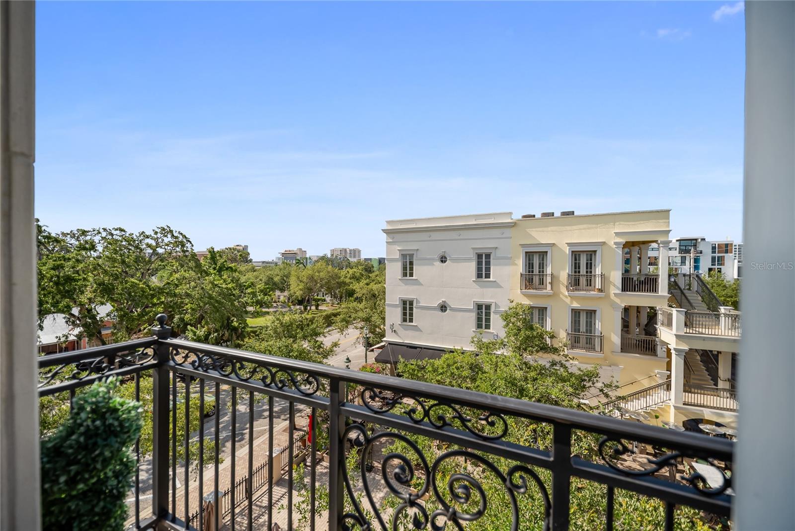 Image 2 of 74 For 525 Orange Avenue 302