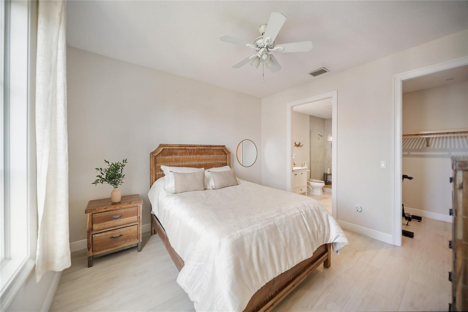 Image 35 of 74 For 525 Orange Avenue 302