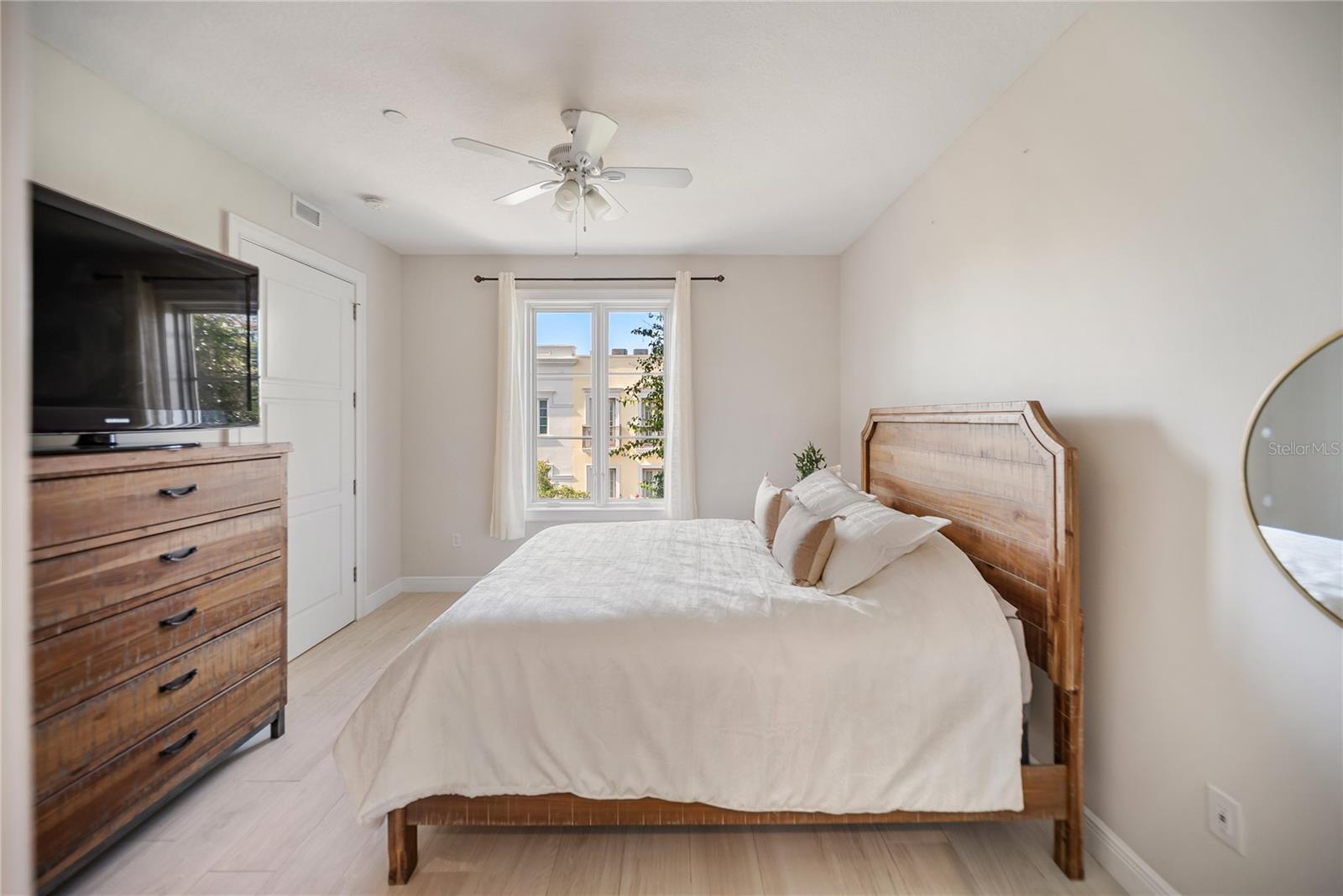Image 36 of 74 For 525 Orange Avenue 302