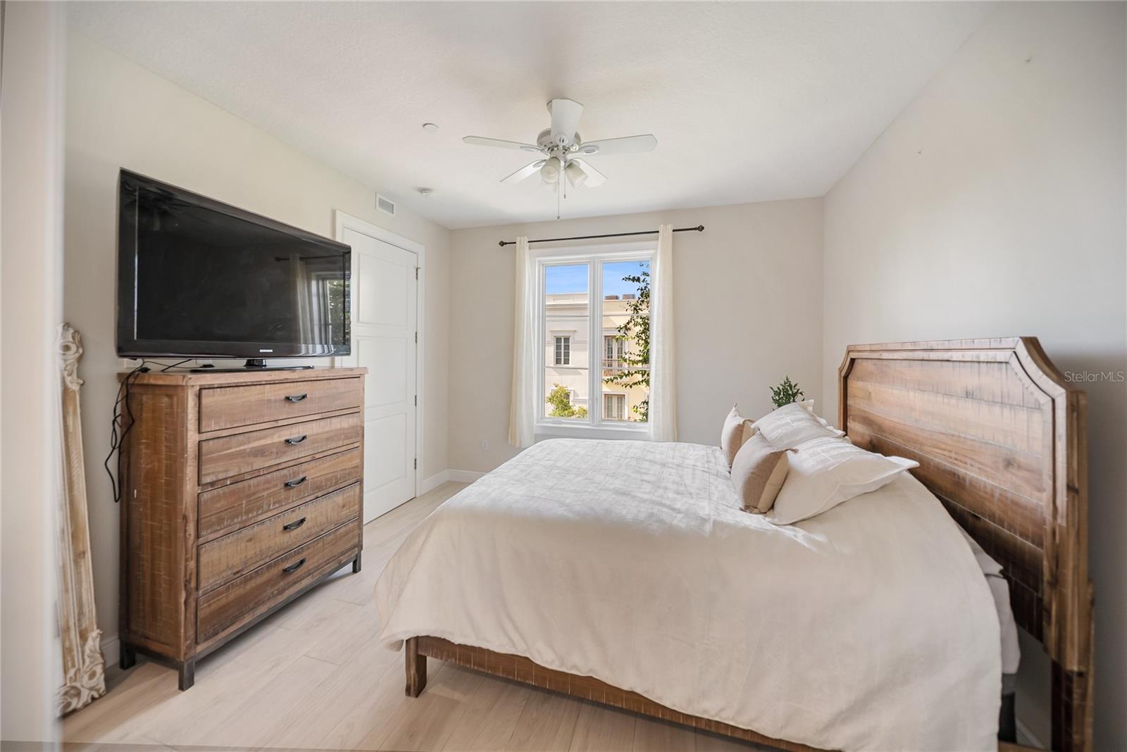 Image 43 of 74 For 525 Orange Avenue 302