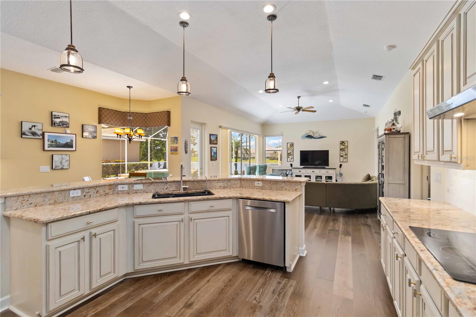 Image 8 of 30 For 4958 Gardiners Bay Circle