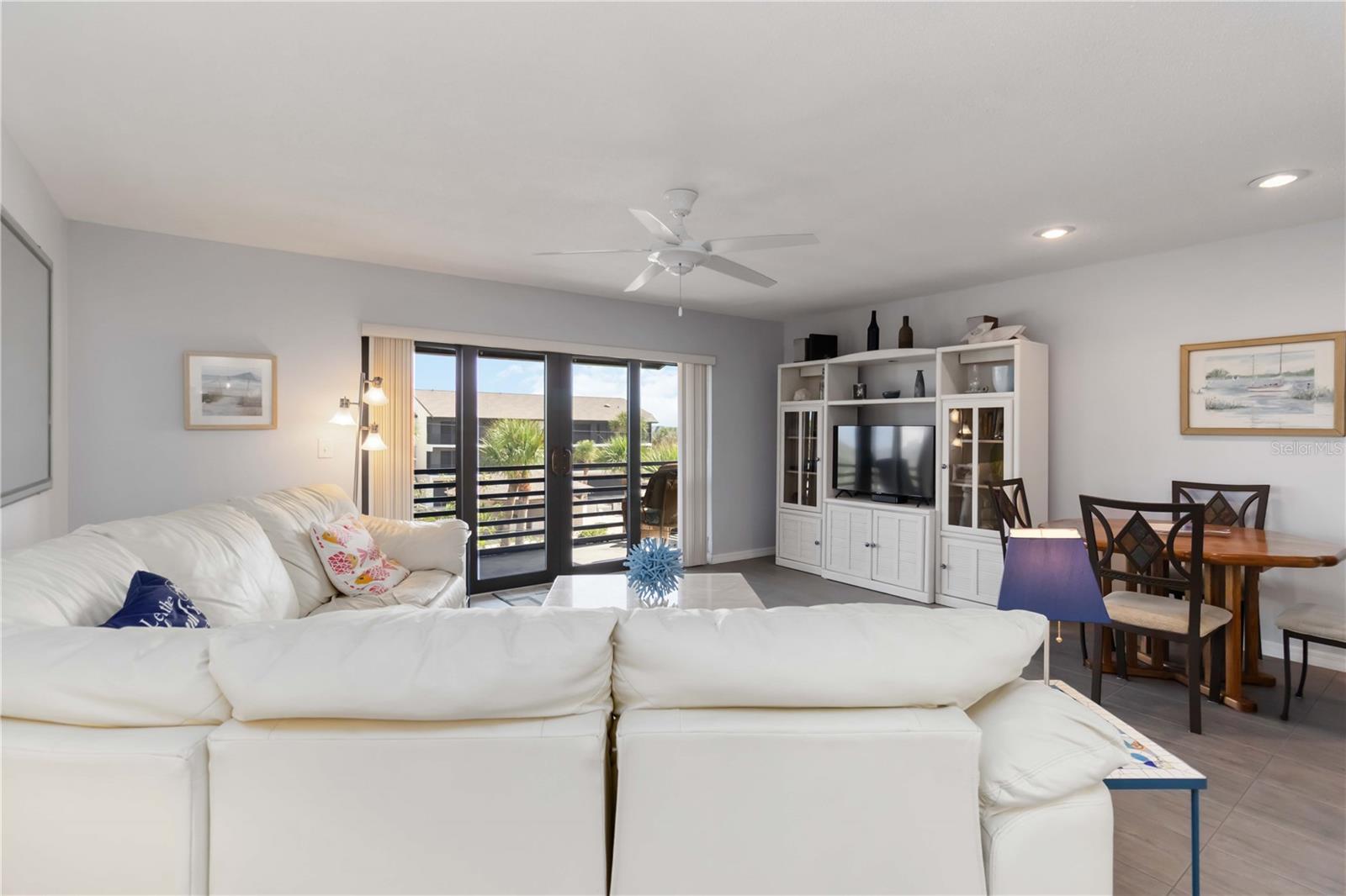 Image 11 of 39 For 2729 North Beach Road 212