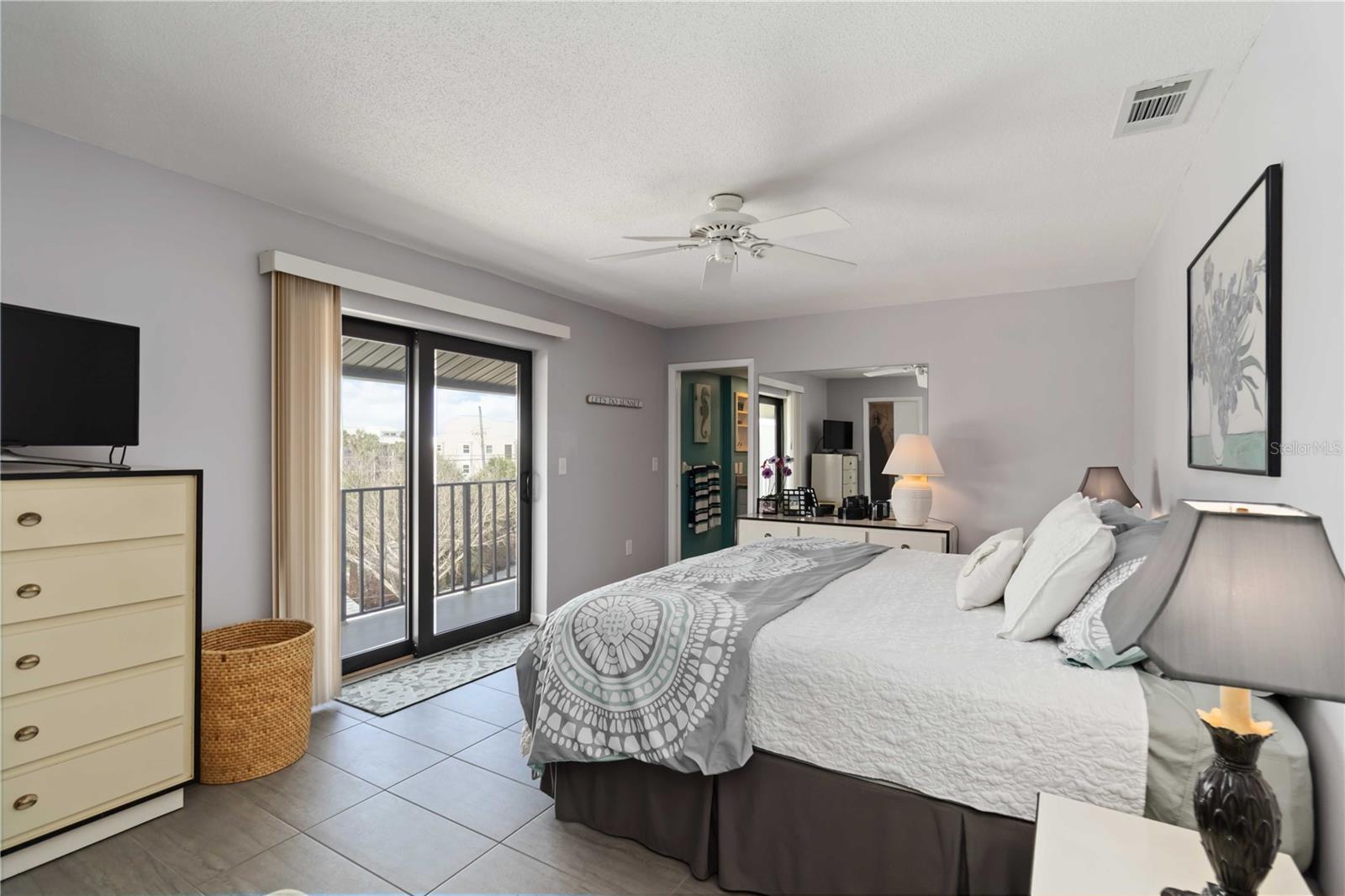 Image 17 of 39 For 2729 North Beach Road 212