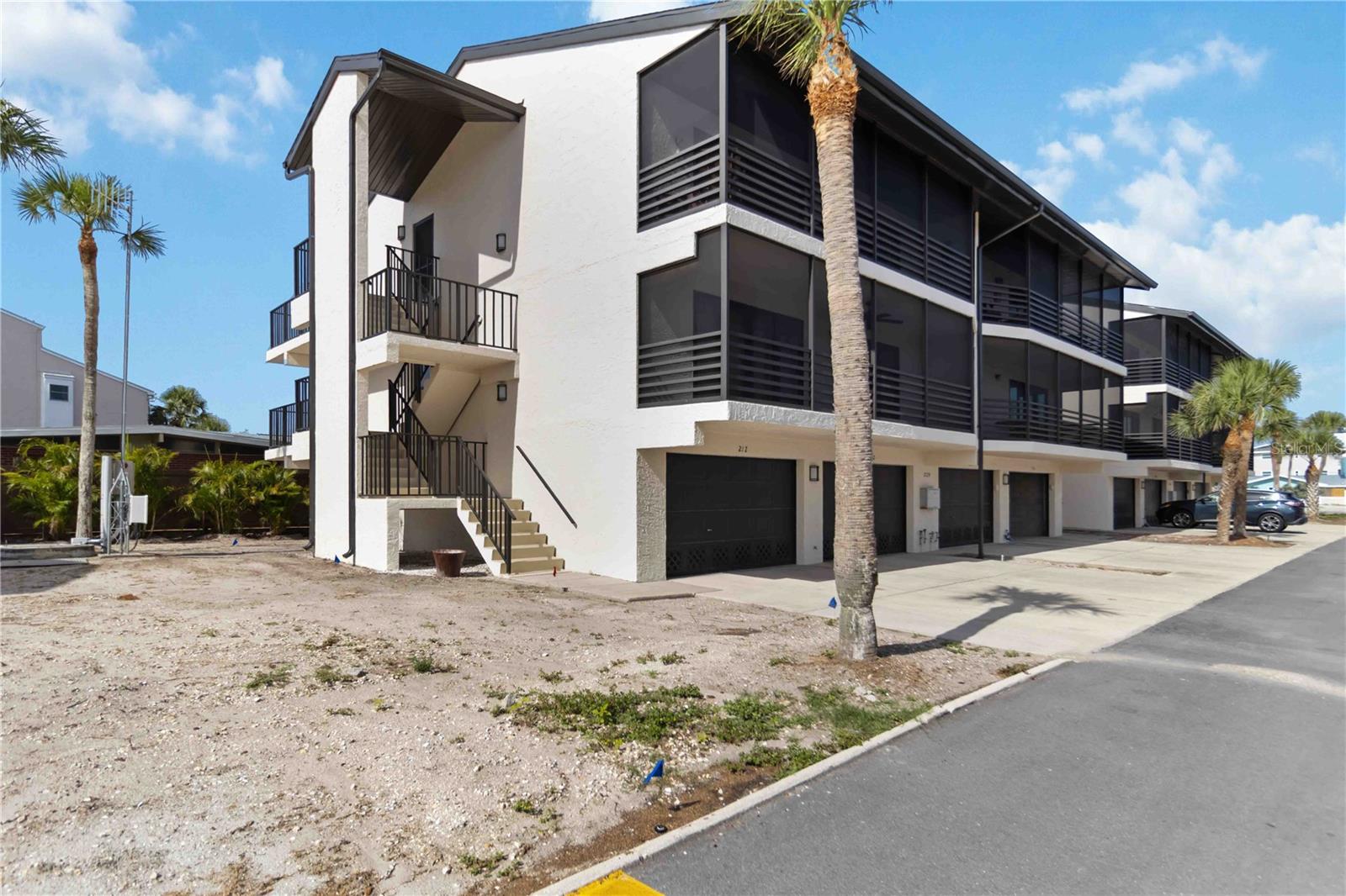 Image 3 of 39 For 2729 North Beach Road 212