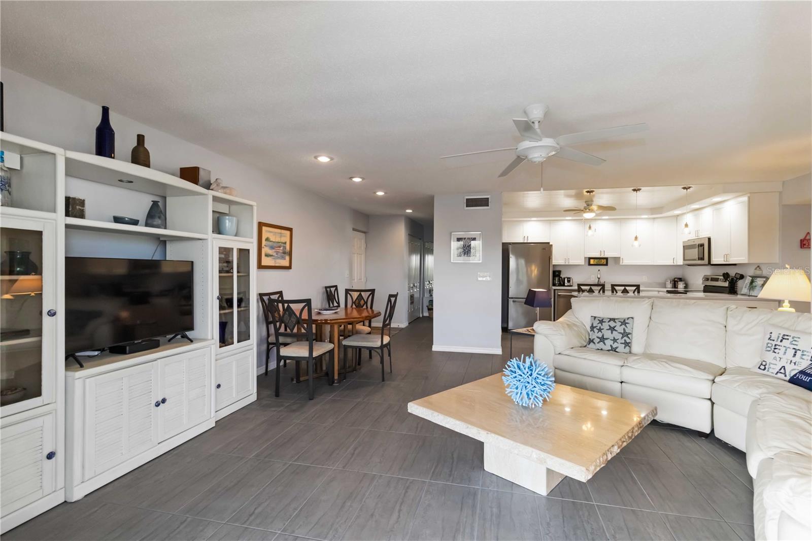 Image 6 of 39 For 2729 North Beach Road 212
