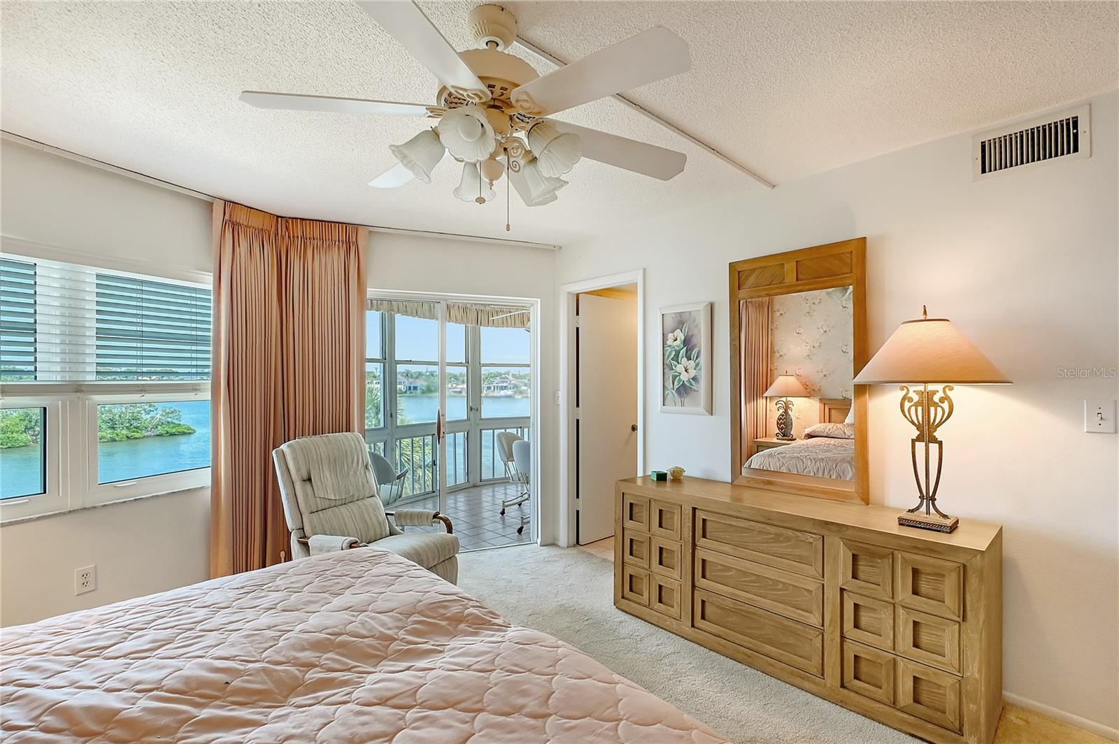 Image 16 of 37 For 1350 Portofino Drive 402