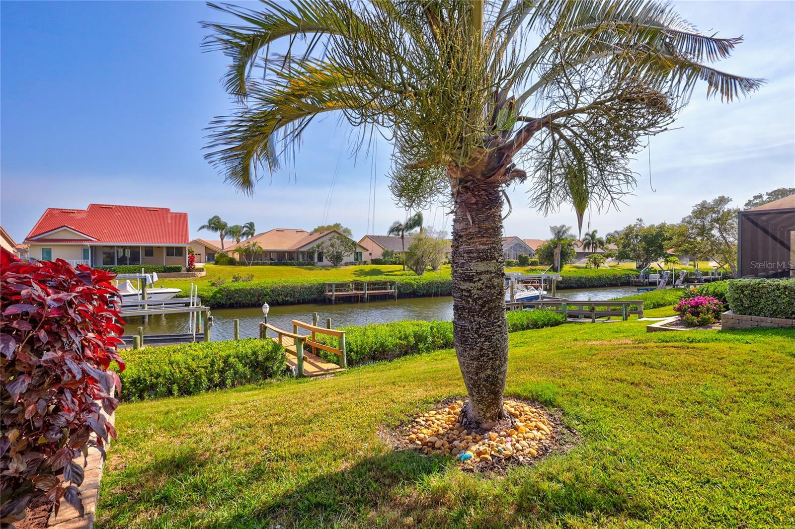 Image 54 of 97 For 105 Inlets Boulevard 105