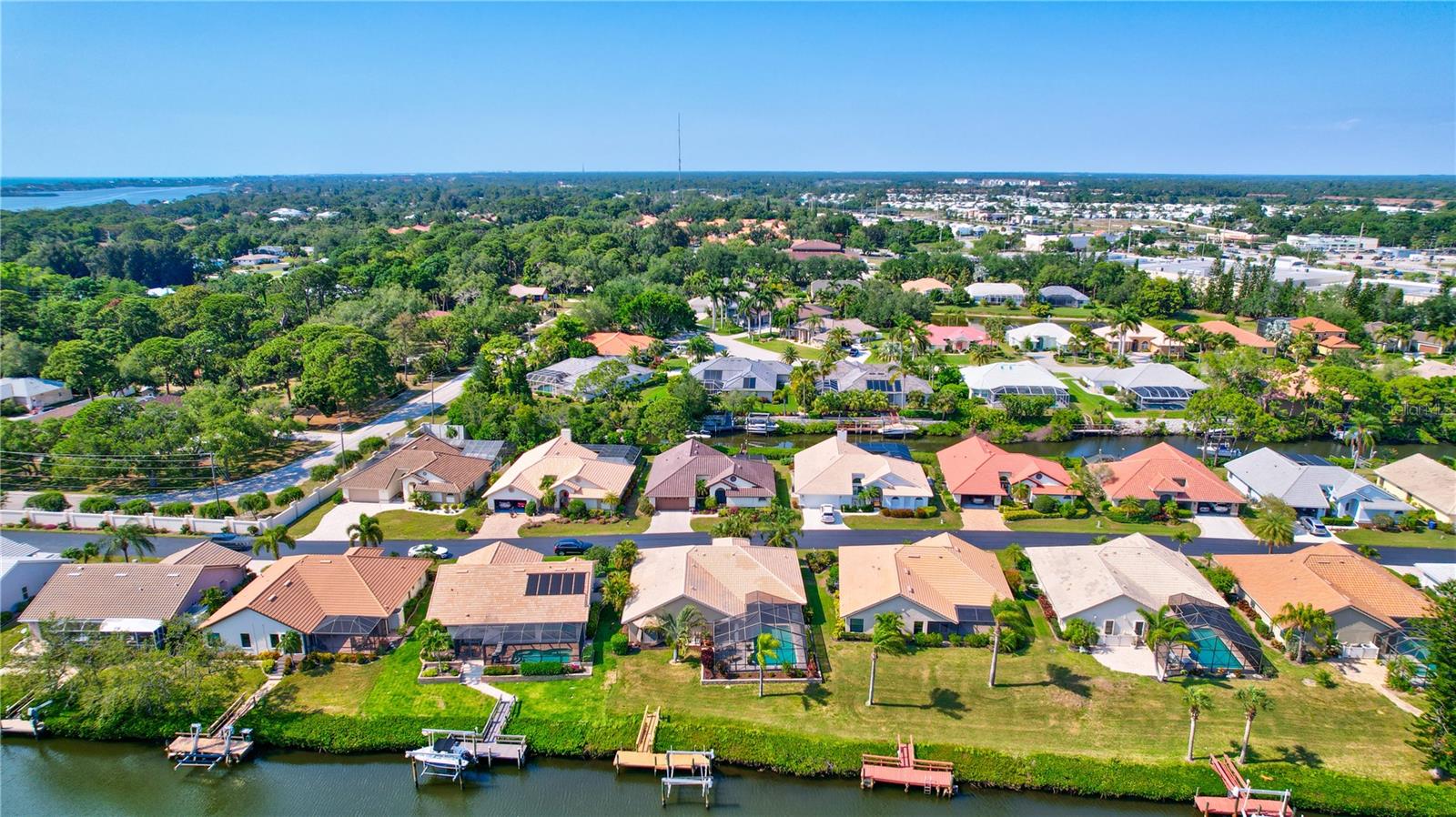 Image 66 of 97 For 105 Inlets Boulevard 105