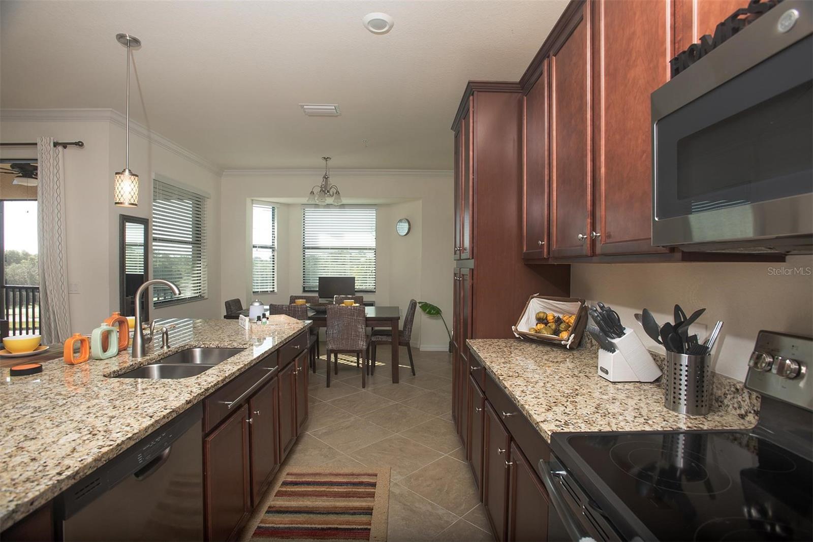 Image 14 of 37 For 17108 Vardon Terrace 401