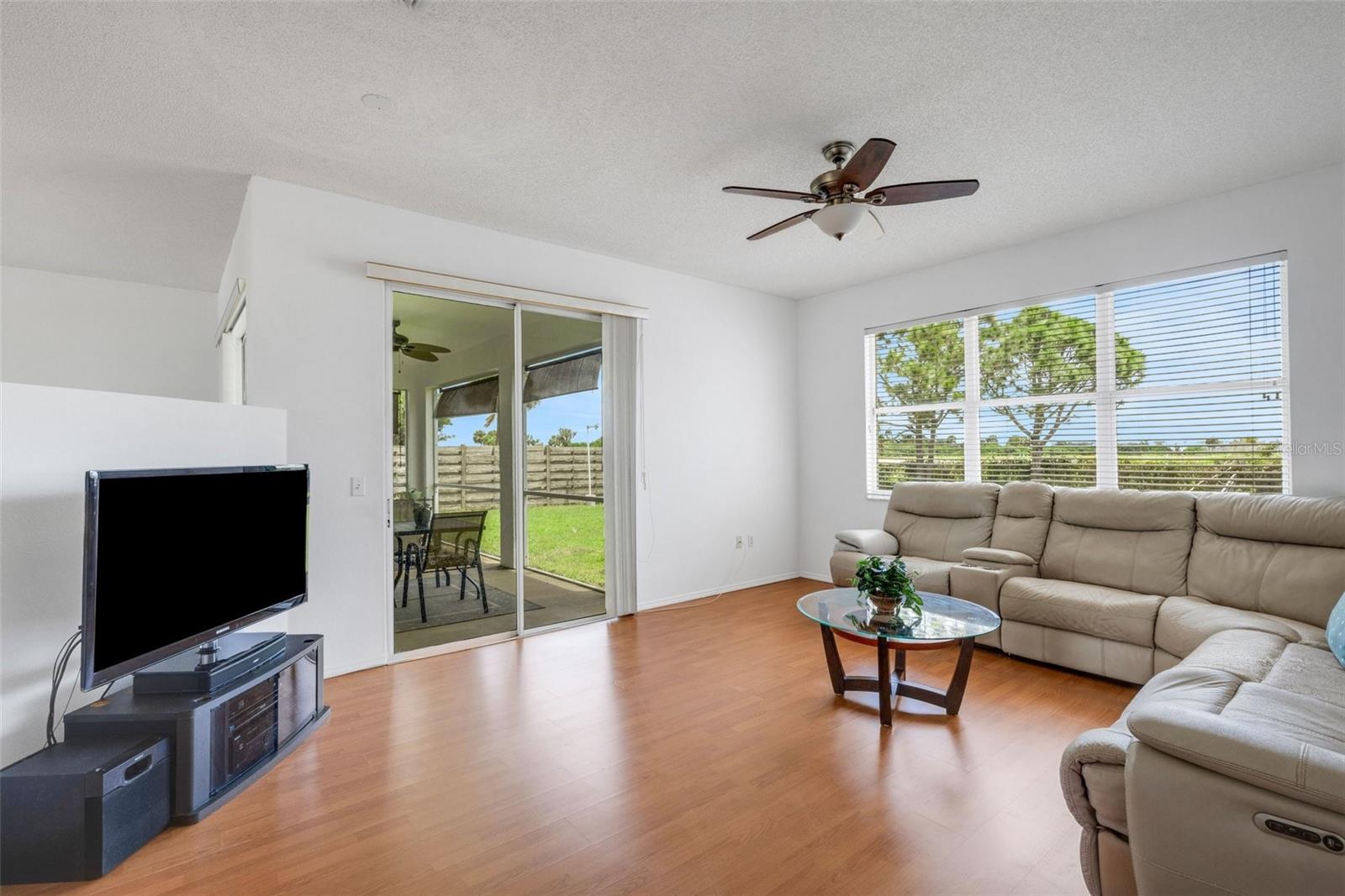 Image 22 of 69 For 9402 71st Avenue E