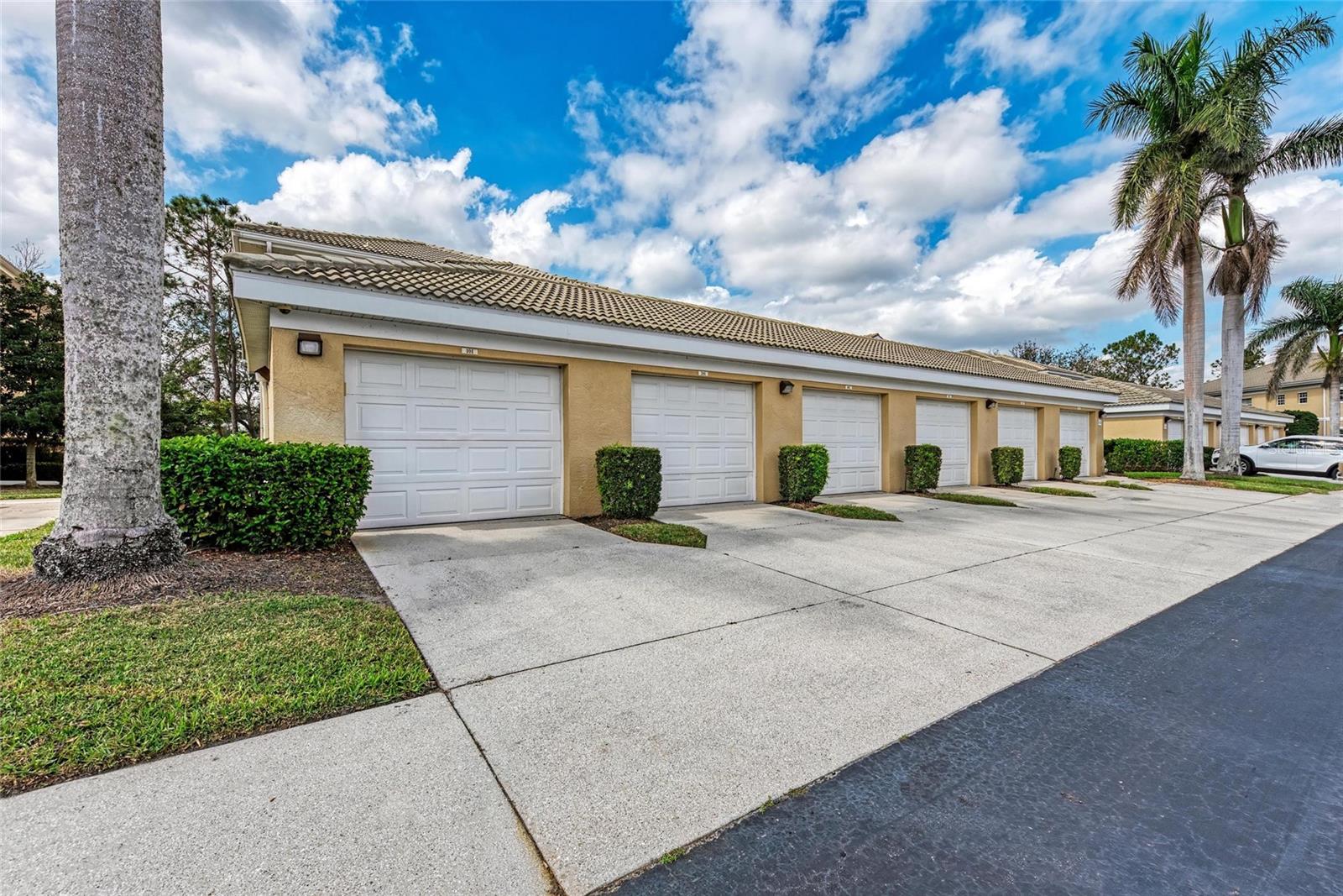 Image 2 of 45 For 6326 Grand Oak Circle 203