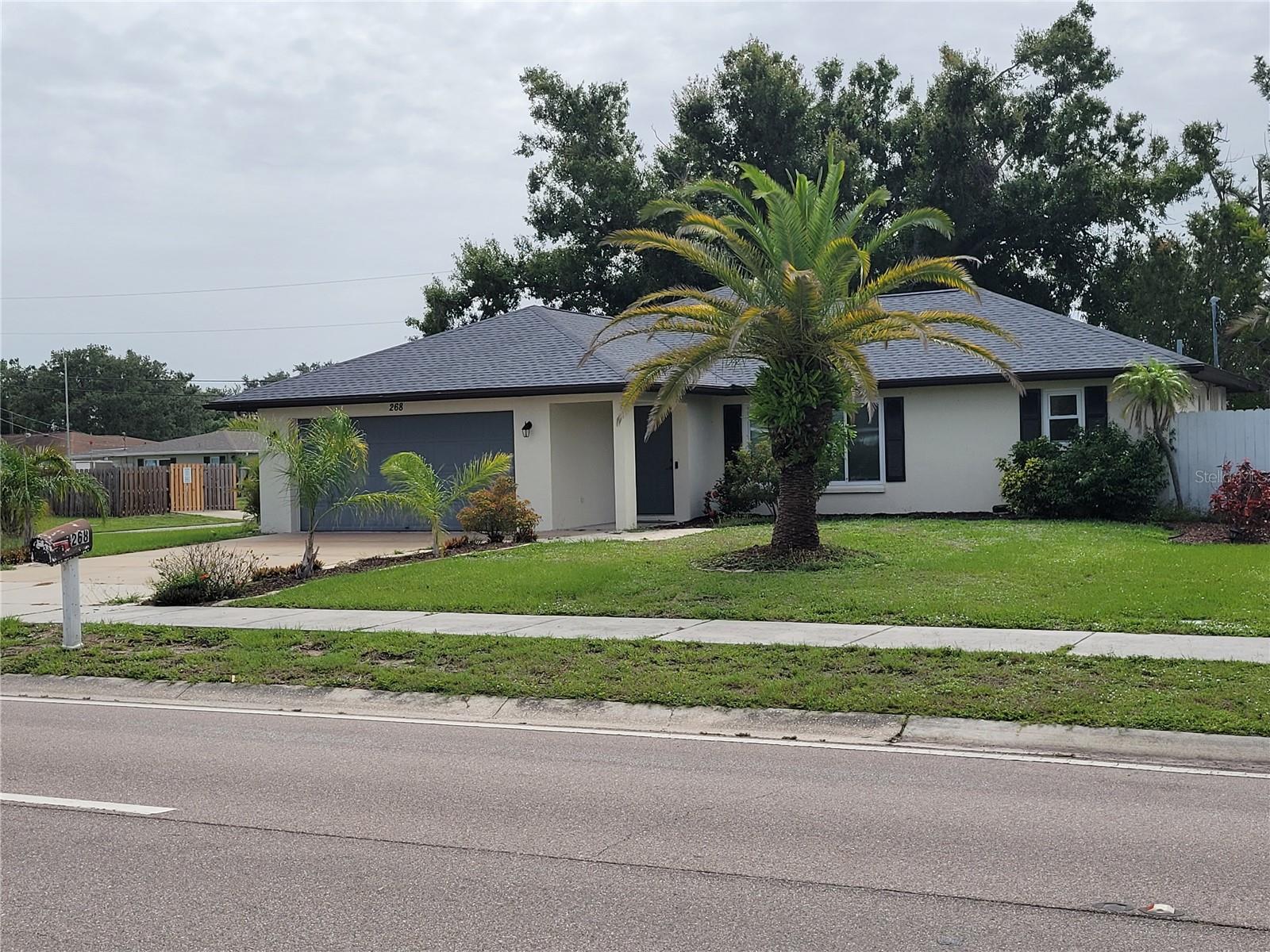 Image 2 of 22 For 268 Venice East Boulevard