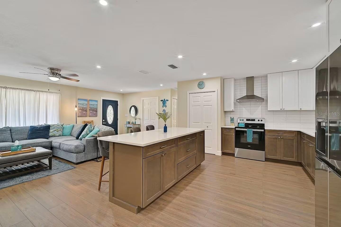 Image 10 of 45 For 8007 17th Avenue Nw
