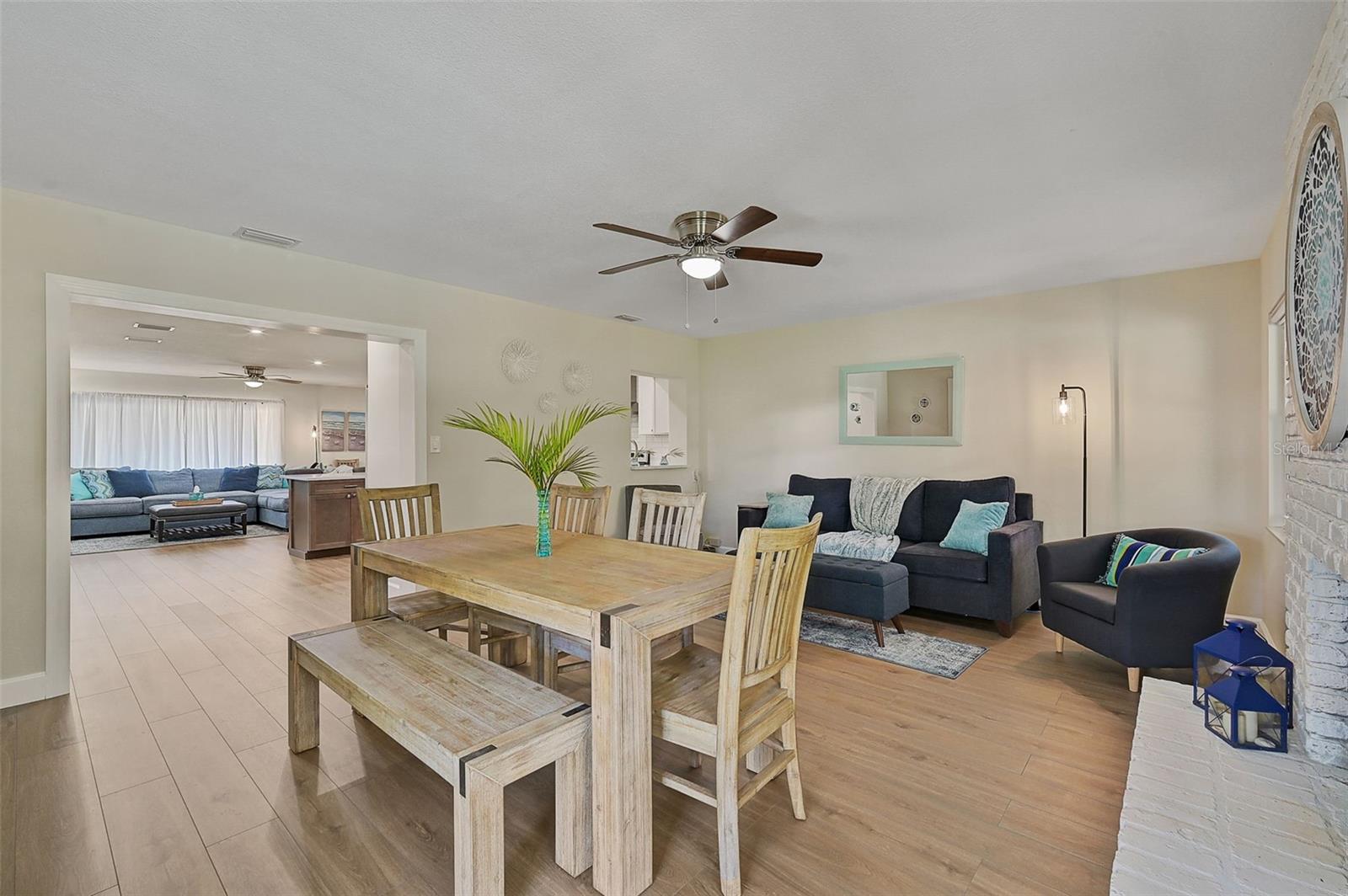Image 18 of 45 For 8007 17th Avenue Nw