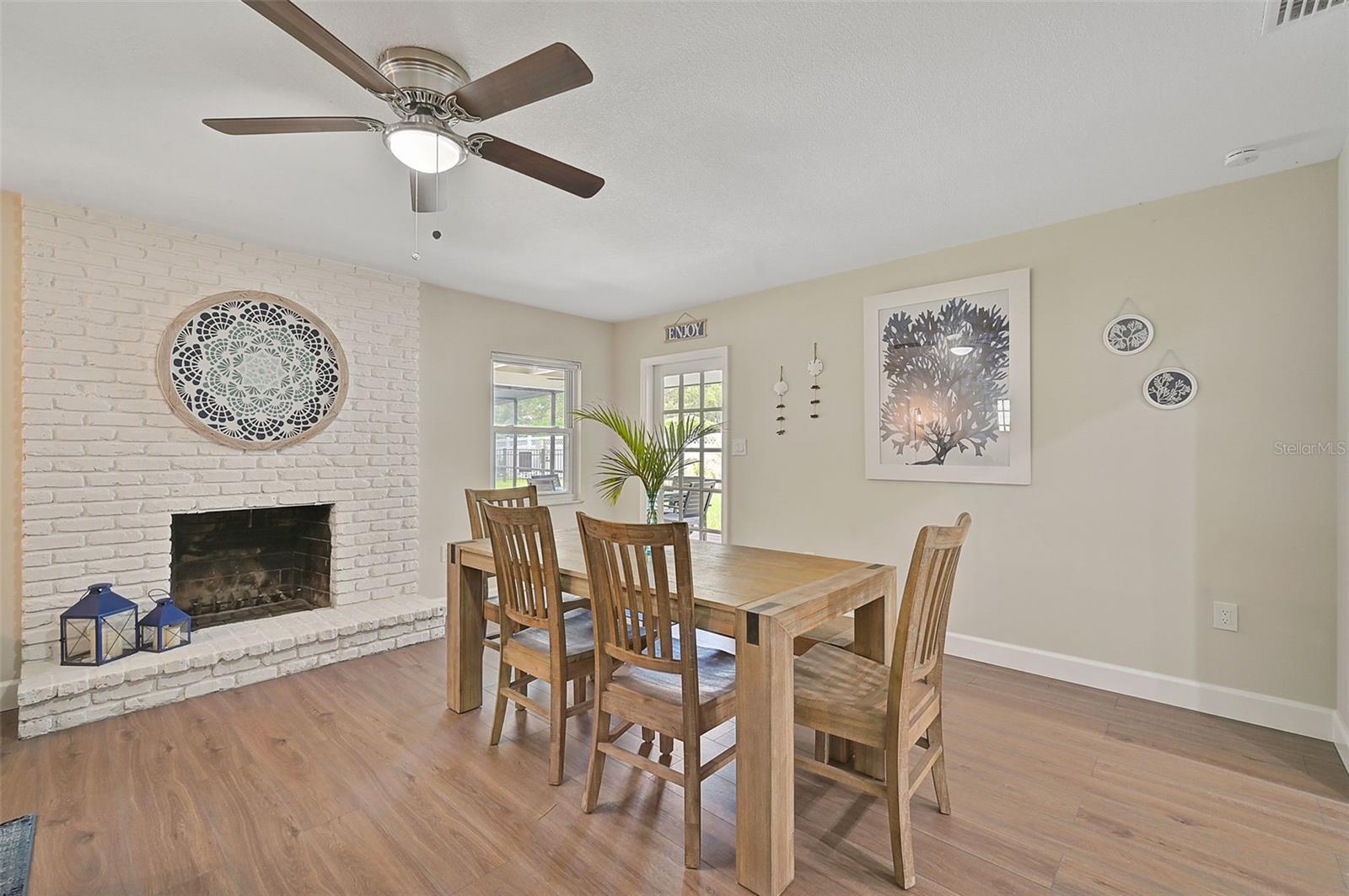 Image 19 of 45 For 8007 17th Avenue Nw