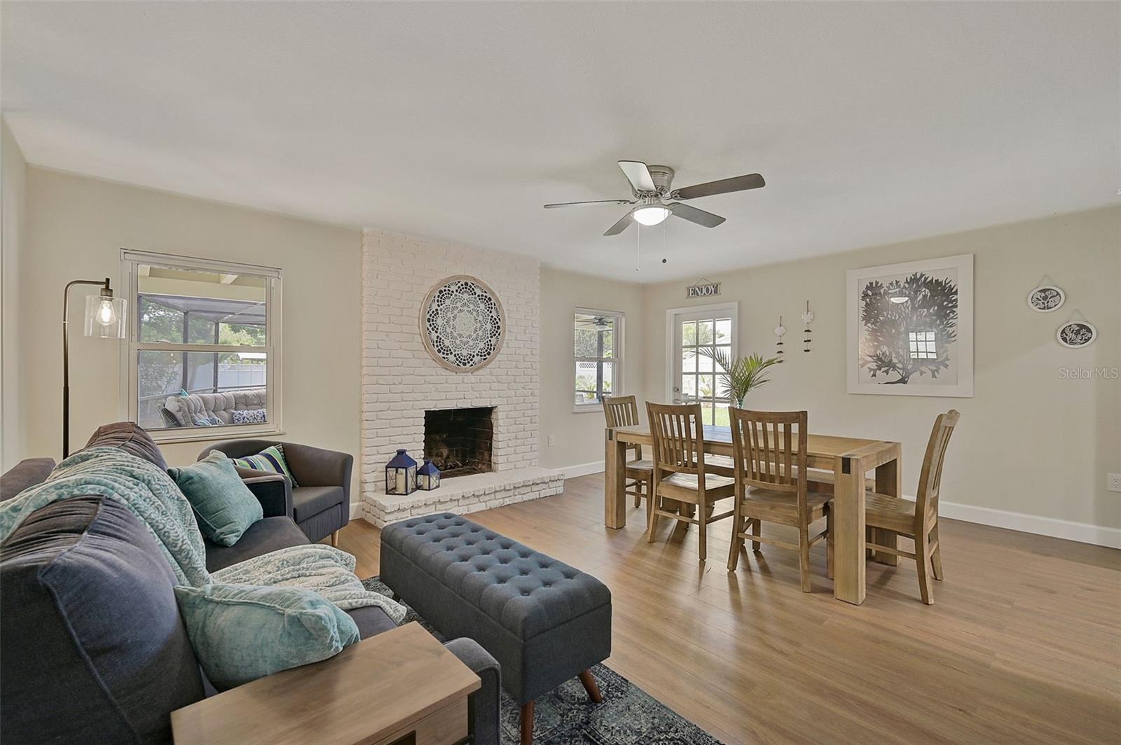 Image 20 of 45 For 8007 17th Avenue Nw