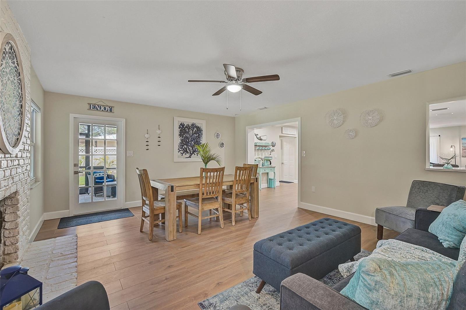 Image 21 of 45 For 8007 17th Avenue Nw
